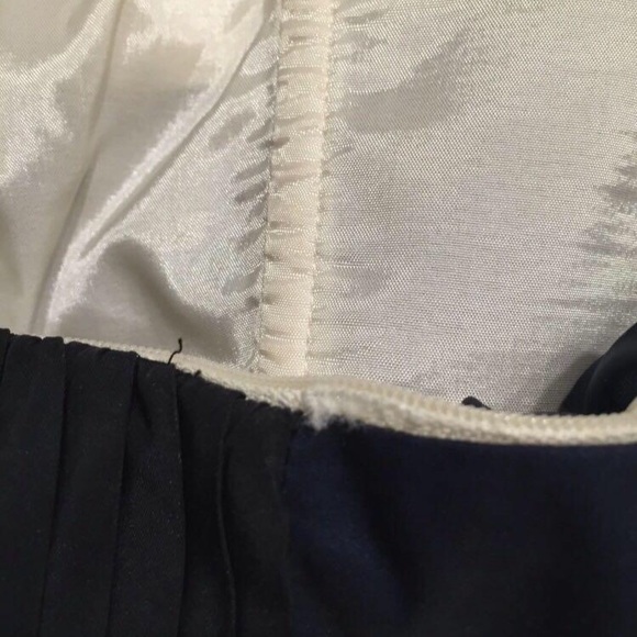 BCBG formal prom wedding bubble dress. Size 2P - Picture 3 of 4